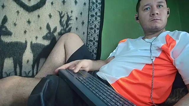 Snapshot of sweet_cock28 chatting on June 23, 2:59 pm sweet cock28 online show from June 23, 2:59 pm