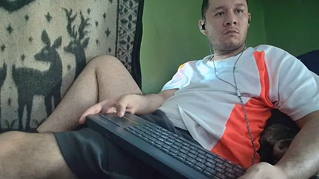 Snapshot of sweet_cock28 chatting on June 27, 3:17 pm sweet cock28 online show from June 27, 3:17 pm