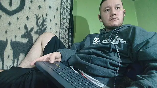 Snapshot of sweet_cock28 chatting on July 5, 2:02 pm sweet cock28 online show from July 5, 2:02 pm