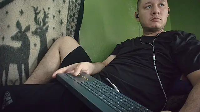 Snapshot of sweet_cock28 chatting on July 8, 3:27 pm sweet cock28 online show from July 8, 3:27 pm