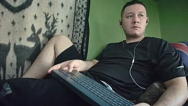 Snapshot of sweet_cock28 chatting on July 9, 3:38 pm sweet cock28 online show from July 9, 3:38 pm
