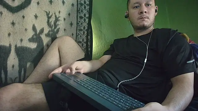 Snapshot of sweet_cock28 chatting on July 12, 2:08 pm sweet cock28 online show from July 12, 2:08 pm