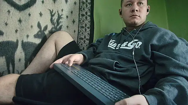 Snapshot of sweet_cock28 chatting on July 13, 2:53 pm sweet cock28 online show from July 13, 2:53 pm