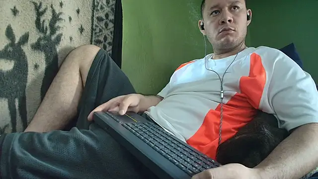 Snapshot of sweet_cock28 chatting on July 15, 3:06 pm sweet cock28 online show from July 15, 3:06 pm