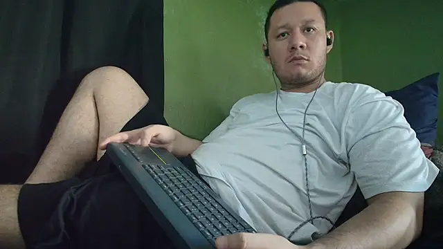Snapshot of sweet_cock28 chatting on July 24, 3:10 pm sweet cock28 online show from July 24, 3:10 pm