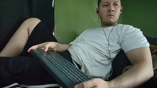 Snapshot of sweet_cock28 chatting on July 25, 3:42 pm sweet cock28 online show from July 25, 3:42 pm