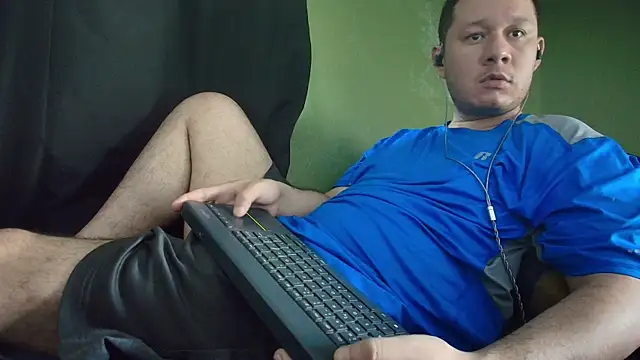 Snapshot of sweet_cock28 chatting on July 30, 3:33 pm sweet cock28 online show from July 30, 3:33 pm