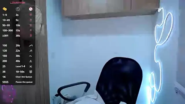 Snapshot of Danna_Ross_ chatting on December 13, 9:09 pm Danna Ross online show from December 13, 9:09 pm