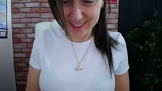 Snapshot of HarleyRebz chatting on December 2, 7:57 am HarleyRebz online show from December 2, 7:57 am