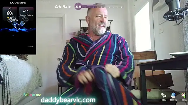 Snapshot of DaddybearVLC chatting on November 25, 12:27 pm DaddybearVLC online show from November 25, 12:27 pm