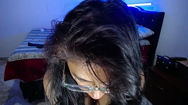 Snapshot of pinky_violeta chatting on January 17, 1:15 am pinky violeta online show from January 17, 1:15 am