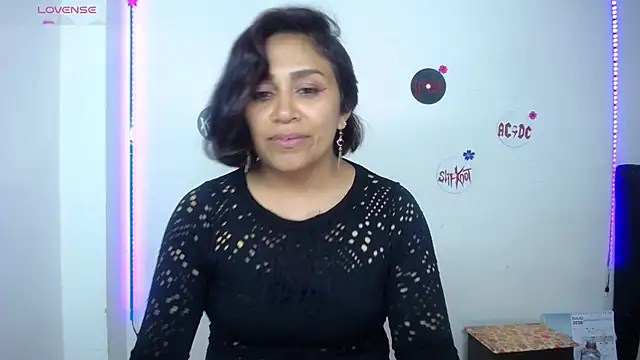 Snapshot of pinky_violeta chatting on July 6, 12:51 am pinky violeta online show from July 6, 12:51 am