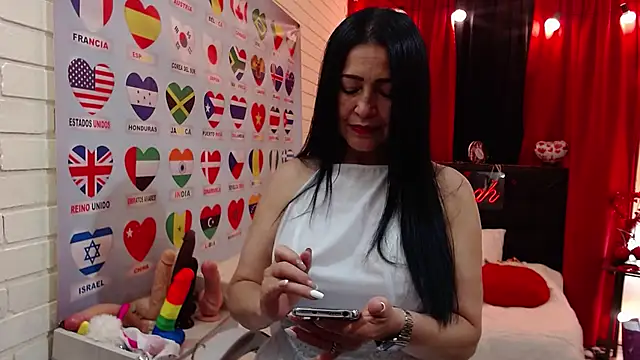 Snapshot of Sarah_teiku chatting on January 13, 6:27 pm Sarah teiku online show from January 13, 6:27 pm