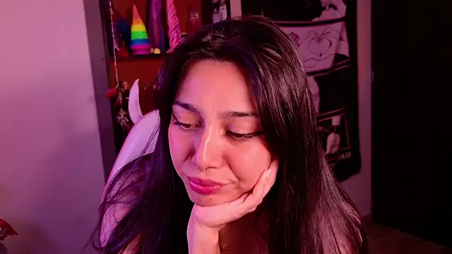 amber yull online show from May 15, 2:24 pm