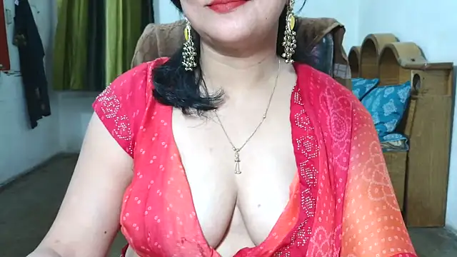 Snapshot of Cute_Mahi22 chatting on July 7, 6:23 pm Cute Mahi22 online show from July 7, 6:23 pm