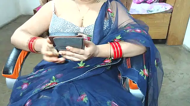 Snapshot of Cute_Mahi22 chatting on July 17, 6:31 am Cute Mahi22 online show from July 17, 6:31 am