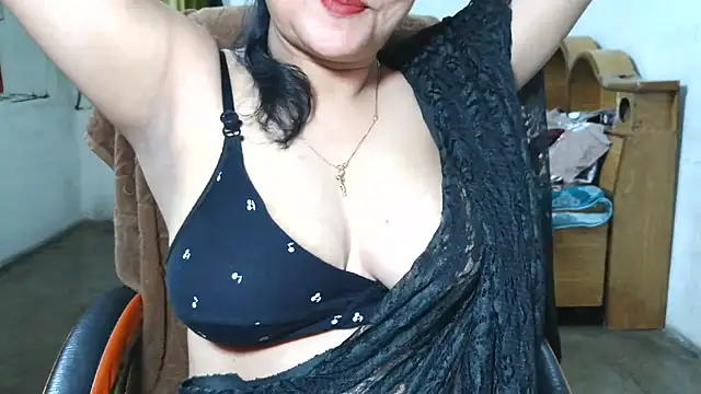 Snapshot of Cute_Mahi22 chatting on July 20, 7:05 pm Cute Mahi22 online show from July 20, 7:05 pm