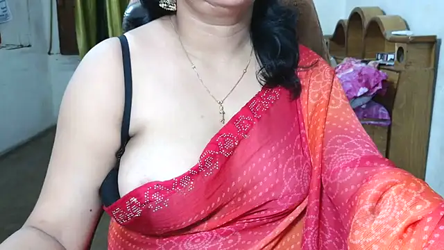 Snapshot of Cute_Mahi22 chatting on July 28, 6:07 pm Cute Mahi22 online show from July 28, 6:07 pm