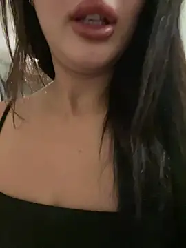 Snapshot of Sarahkhaalifa chatting on July 17, 9:19 pm Sarahkhaalifa online show from July 17, 9:19 pm