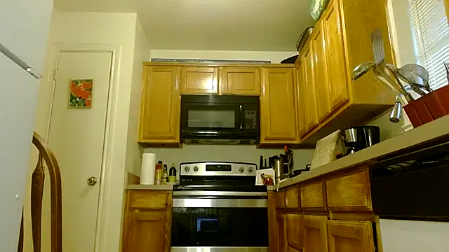 Snapshot of DiamondMonroeXo chatting on November 20, 5:56 pm DiamondMonroeXo online show from November 20, 5:56 pm