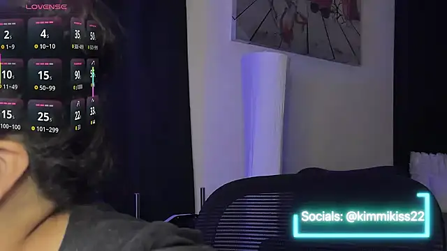 kimmiakiss22 online show from October 3, 12:51 am