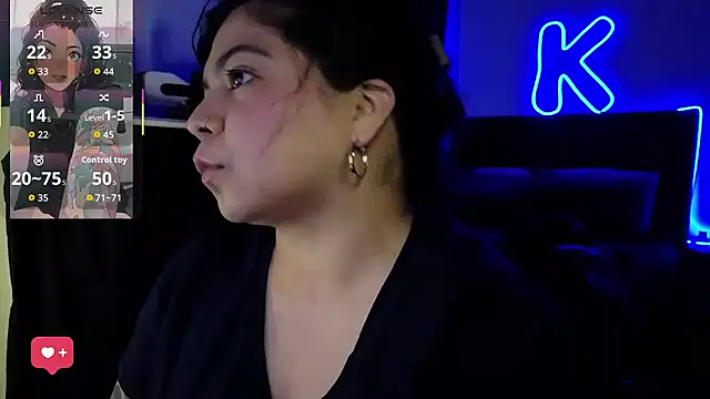 kimmiakiss22 online show from June 25, 2:44 am