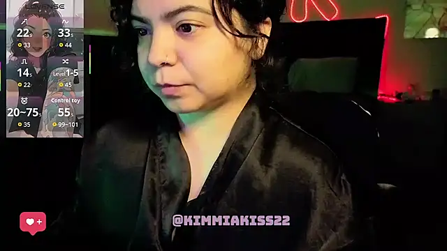 kimmiakiss22 online show from July 12, 7:54 am