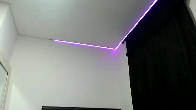 Snapshot of dolcemacca chatting on March 7, 3:51 am dolcemacca online show from March 7, 3:51 am