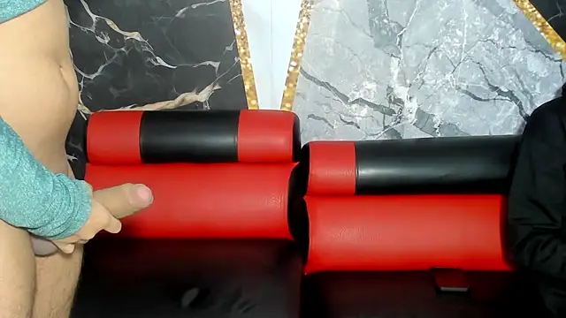 Snapshot of hot-threesome chatting on March 20, 3:14 pm hot-threesome online show from March 20, 3:14 pm