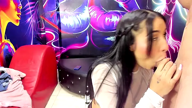 Snapshot of hot-threesome chatting on November 22, 3:22 pm hot-threesome online show from November 22, 3:22 pm