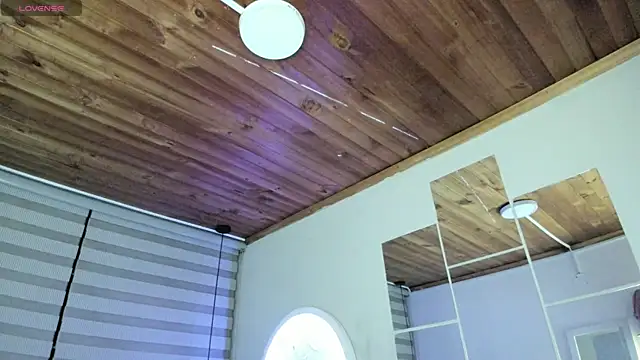 natasha logan  online show from September 30, 4:06 am