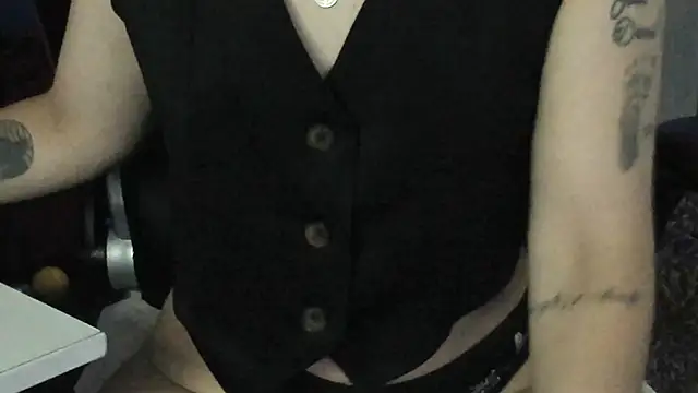 natasha logan  online show from November 9, 4:00 am