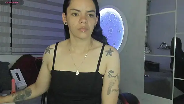 Snapshot of natasha_logan_ chatting on July 7, 4:04 am natasha logan online show from July 7, 4:04 am