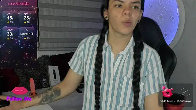 Snapshot of natasha_logan_ chatting on August 4, 4:04 am natasha logan online show from August 4, 4:04 am