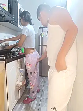 catire2323 online show from February 1, 10:08 pm