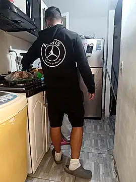 catire2323 online show from February 5, 12:15 am