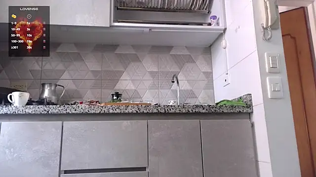 mini kunis online show from December 6, 2:17 pm