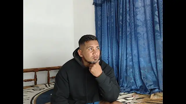 Snapshot of lover_1994 chatting on February 12, 5:05 pm lover 1994 online show from February 12, 5:05 pm