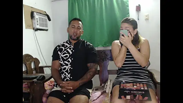 Snapshot of lover_1994 chatting on November 3, 8:59 am lover 1994 online show from November 3, 8:59 am