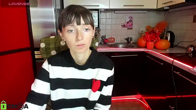 TayanaJons online show from October 2, 7:04 am