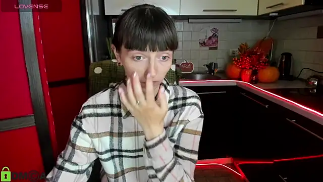 TayanaJons online show from October 14, 7:09 am