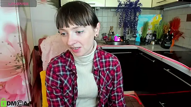 TayanaJons online show from March 4, 8:20 am