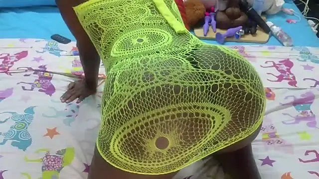 Snapshot of Sexy_sharntel chatting on February 20, 12:41 am Sexy sharntel online show from February 20, 12:41 am