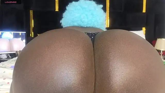 Snapshot of Sexy_sharntel chatting on October 12, 8:41 pm Sexy sharntel online show from October 12, 8:41 pm