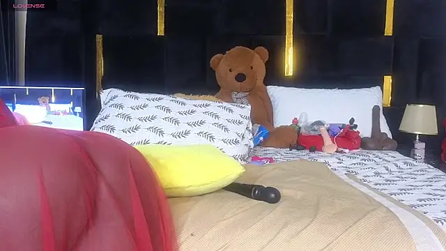 Snapshot of Sexy_sharntel chatting on October 15, 11:49 pm Sexy sharntel online show from October 15, 11:49 pm