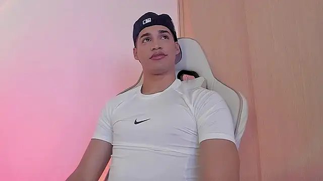 Jimmy Leeh  online show from December 8, 11:08 pm