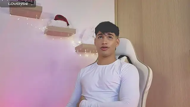 Jimmy Leeh  online show from December 23, 11:49 pm