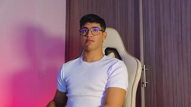 Jimmy Leeh  online show from October 2, 10:28 pm