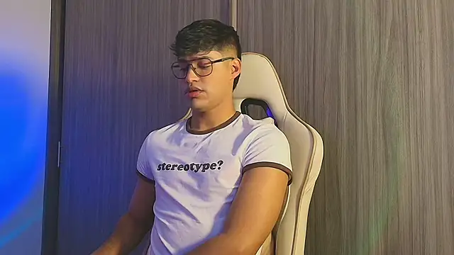 Jimmy Leeh  online show from October 25, 3:58 am