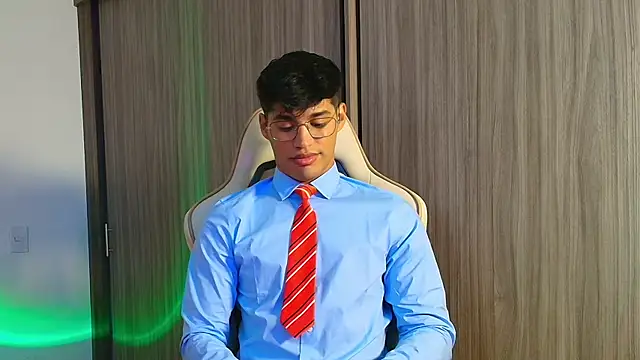 Jimmy Leeh  online show from November 22, 5:06 am